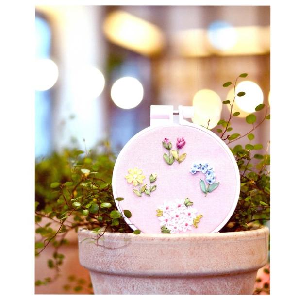 韓国語 手芸 本 『キャットニムの花と少女のリボン刺繍』 著：イ