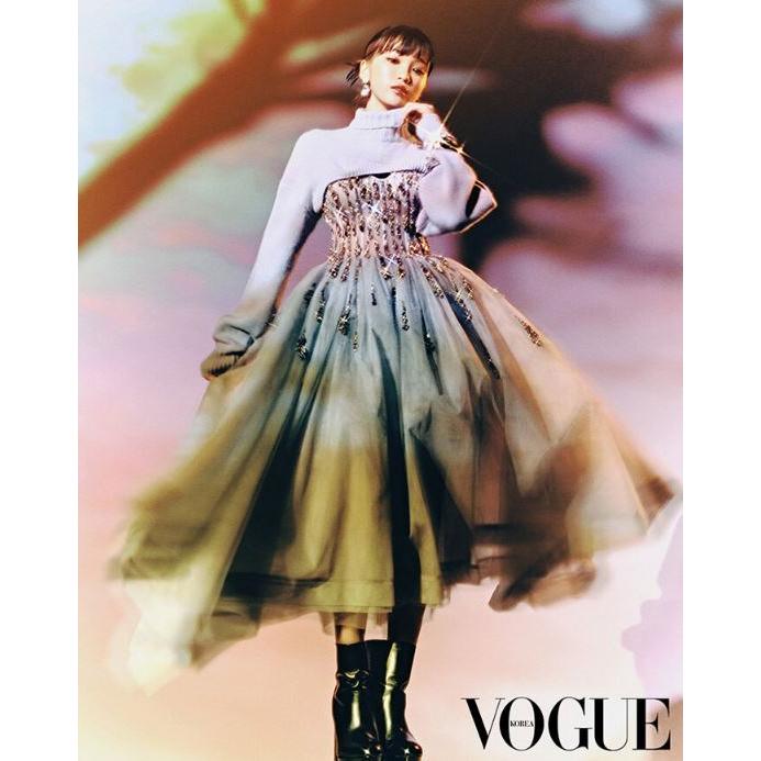 ★5％OFF★韓国 雑誌 VOGUE (ヴォーグ) 2023年 1月号 (チョ・ギュソン表紙 Cタイプ/LE SSERAFIMのキム・チェウォン記事)｜niyantarose｜09