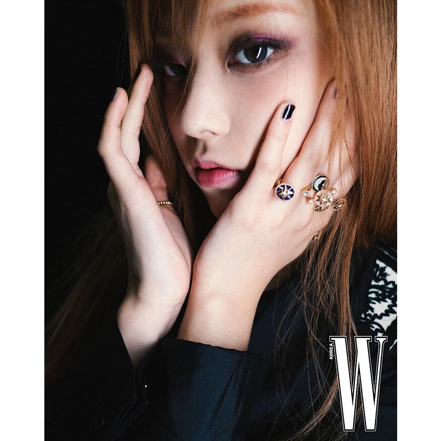 韓国 雑誌 W (ダブリュー) 2022年 12月号 (NewJeansのヘリン表紙/防弾
