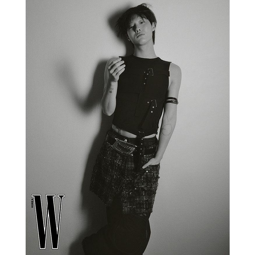 韓国 雑誌 W Korea 2023年 12月号 (BLACKPINKのロゼ表紙 Dタイプ/チョ
