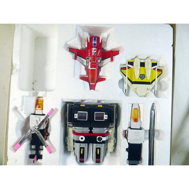 DX超合金 光戦隊マスクマン 光速合体グレートファイブ バンダイ 美品 バンダイ DX超合金 光戦隊マスクマン 光速合体 グレートファイブ