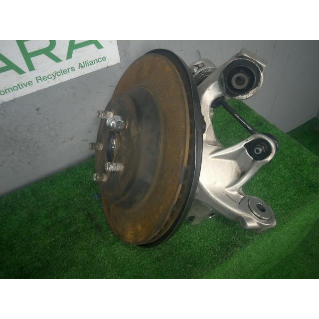 インプレッサ DBA-GK7 左RナックルハブASSY G4 2.0I-S アイサイト 4WD P8Y   28411-FN090の画像