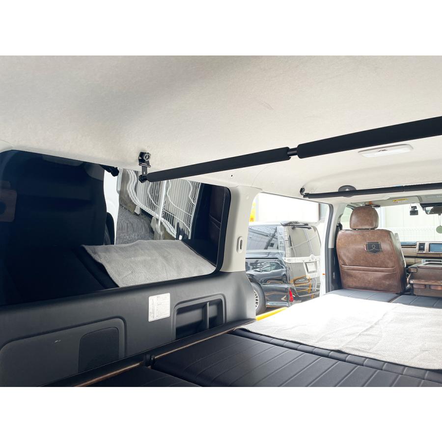 ハイエース 運転席側小窓 未塗装 上穴11cm 下穴13cm ハイエース [NKC] 穴開け加工なし！200系ハイエースSGL/GLワゴン 蝶番