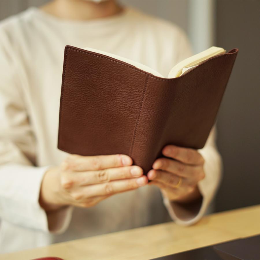 ブックカバー 名入れ ProfLine 姫路レザー 本革 文庫本 ProfLine A6 日本製 プレゼント 高級感  即納 読書 通勤 誕生日 送別 お礼 就職祝い 内祝い クリスマス | ブランド登録なし | 10