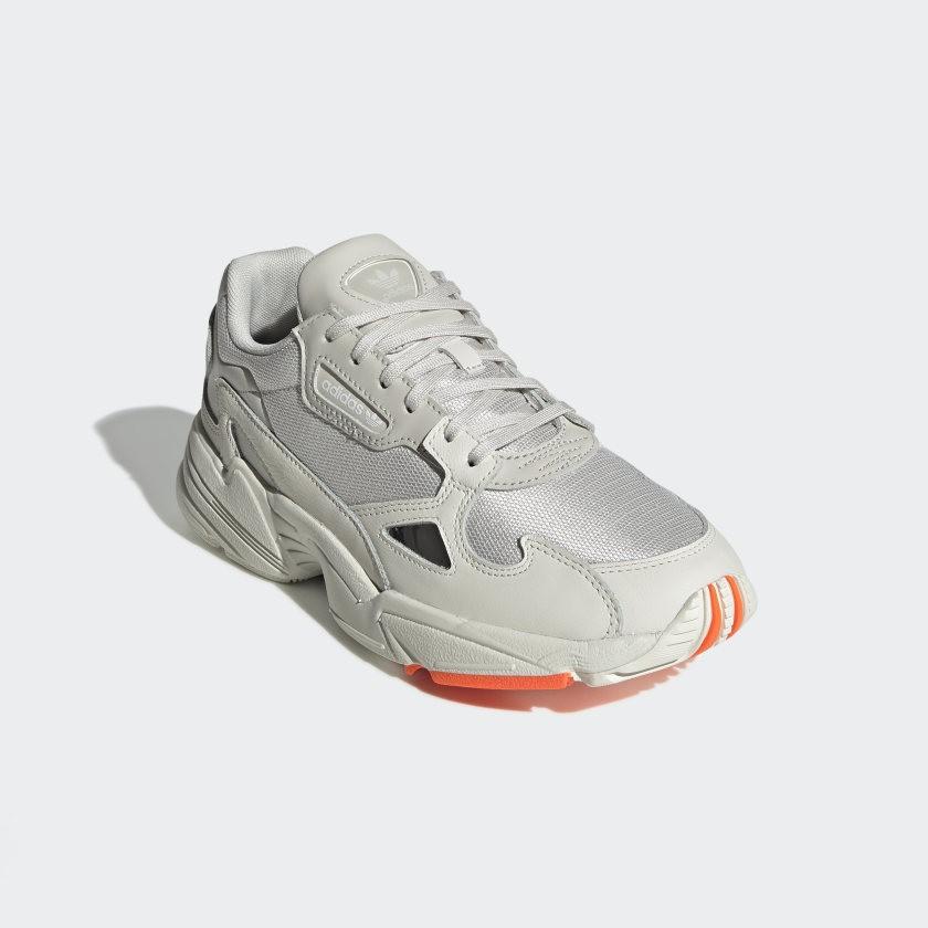 adidas ORIGINALS】FALCON W EE5118 OFF WHITE アディダスオリジナルス ファルコン オフホワイト  ダッドスニーカー 靴 スニーカー :EE5118:nagi-NO TARGET - 通販 - Yahoo!ショッピング