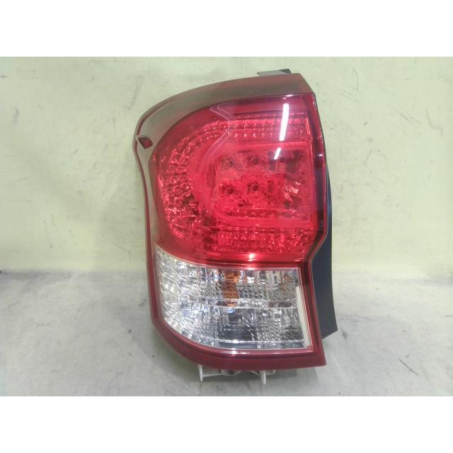 トヨタ カローラフィールダー純正左テールランプ 中古 カローラフィールダー DAA-NKE165G 左テールランプ 1NZ-FXE