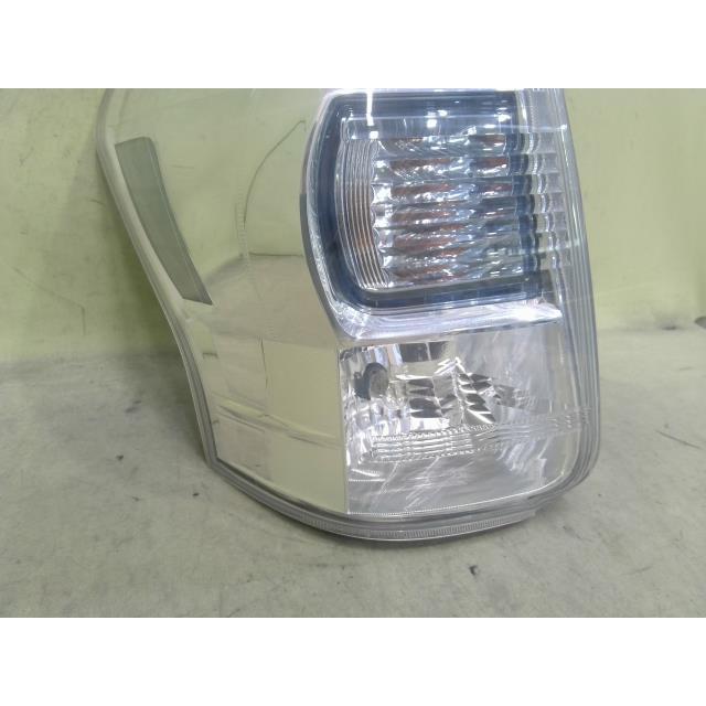 中古 プリウスα DAA-ZVW41W 左テールランプ 2ZR-FXE 070 47-47 中古 プリウスα DAA-ZVW41W 左テールランプ 2ZR-FXE 070 47-47