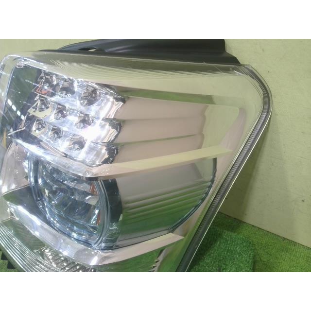 中古 SAI DAA-AZK10 右テールランプ 2AZ-FXE 782 81550-75010