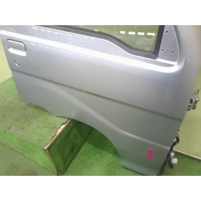 ハイゼット 中古 EBD-S211P 右FドアASSY KF-VE S28 67001-B5072 ハイゼット 中古 EBD-S211P 右FドアASSY KF-VE S28 67001-B5072