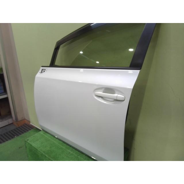 プリウスα DAA-ZVW41W 左FドアASSY 2ZR-FXE 070 67002-47111 中古 