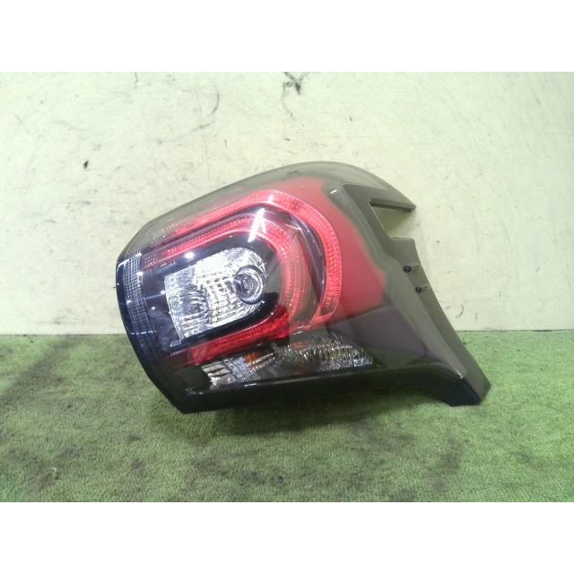 シエンタ(車) シエンタ DBA-NSP170G 右テールランプ 2NR-FKE 209