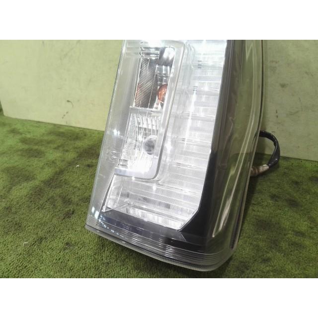 タント DBA-LA610S 右テールランプ KF-VET X07 20516 81550-B2690 中古の画像