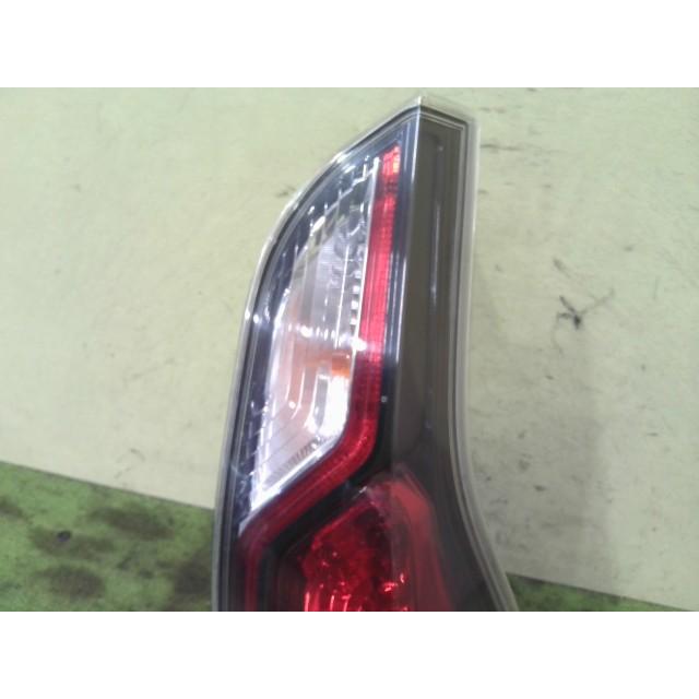 セレナ DAA-GFC27 右テールランプ MR20DD G41 220-23719 26550-5TG0D