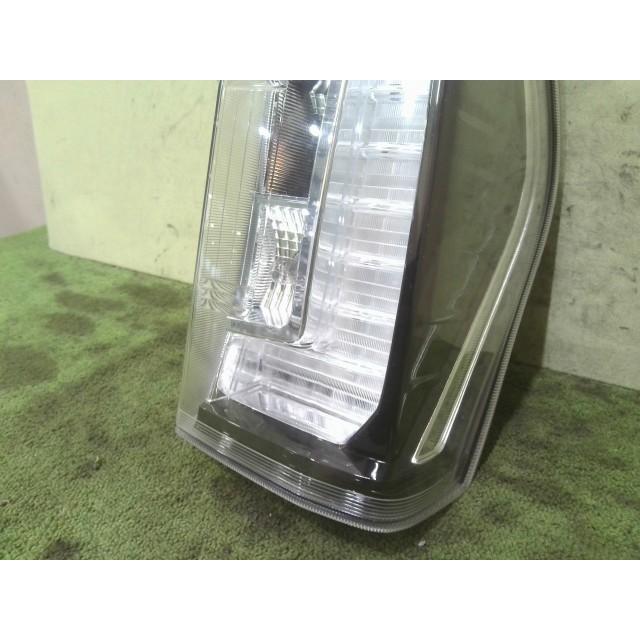 タント DBA-LA600S 右テールランプ KF-VET X07 20516 81550-B2690 中古の画像