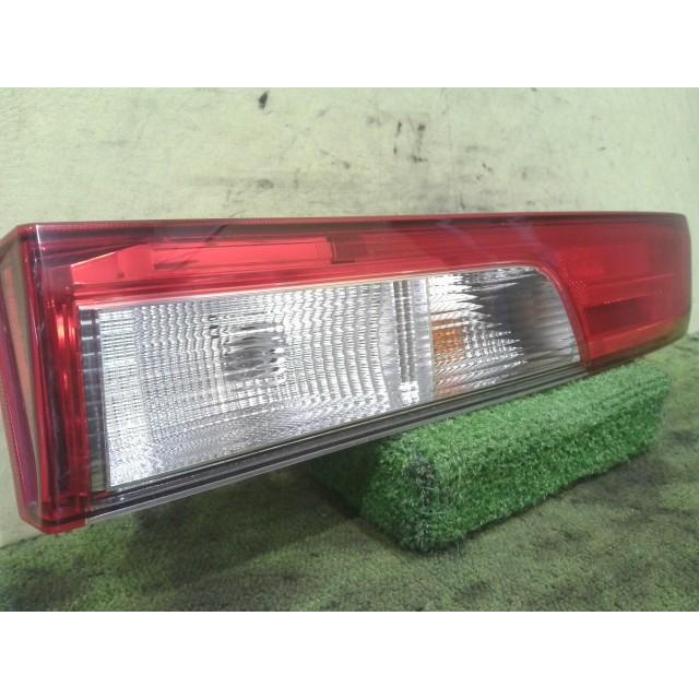エブリイワゴン エブリィ ABA-DA17W 右テールランプ R06AT Z2S D146 