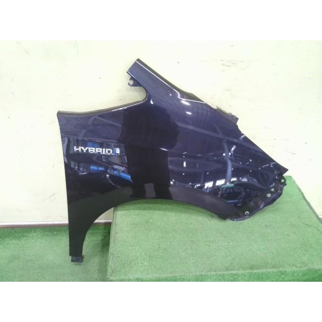 エスクァイア DAA-ZWR80G 右Fフェンダー 2ZR-FXE 220 53811-28180 中古