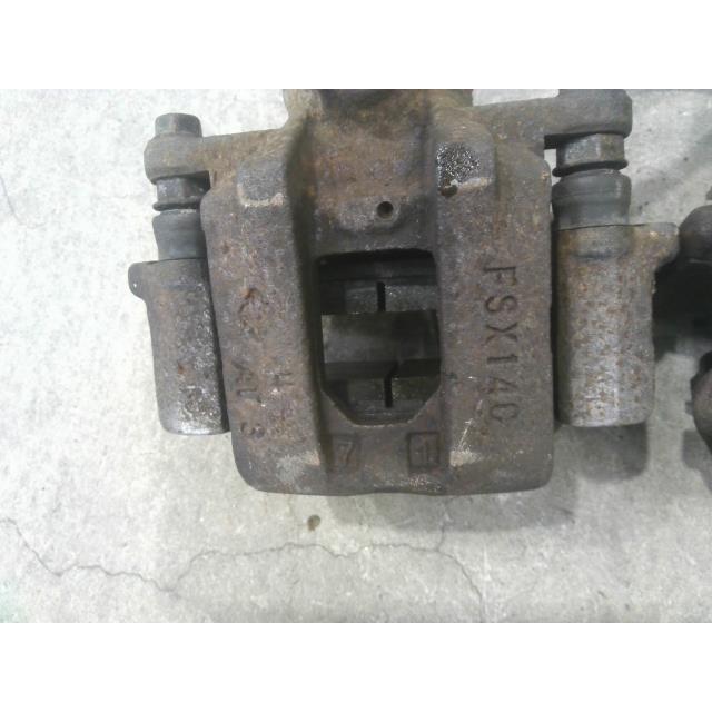 キャンター KK-FE70CB 右Fキャリパー 4D33   MK501405 中古 個人宅発送不可の画像