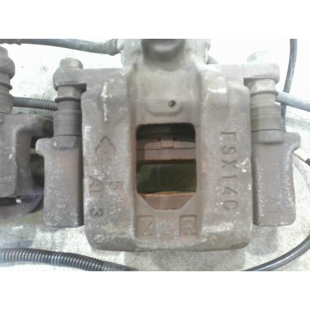キャンター PA-FE70DB 右Fキャリパー 4M50T   MK501405 中古 個人宅発送不可の画像