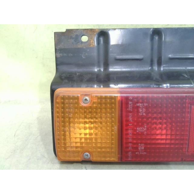 ダイナ 中古 BDG-XZU414 左テールランプ N04CT 36-10 81560 ダイナ 中古 BDG-XZU414 左テールランプ N04CT 36-10 81560