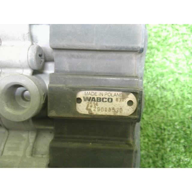 中古 フォワード TKG-FRR90T2 エアブレーキバルブ 4HK1T 729 1 中古 フォワード TKG-FRR90T2 エアブレーキバルブ 4HK1T 729 1
