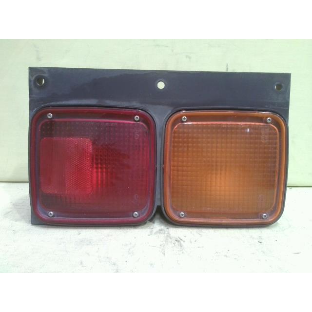 フォワード SKG-FRR90T2 左テールランプ 4HK1T 220-21853 1-82230-204