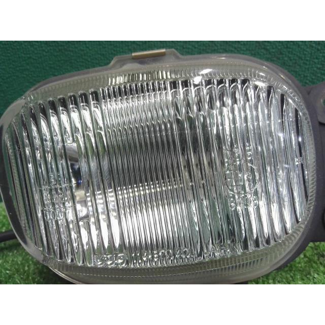 中古 ファイター KK-FK71HH 左フォグランプ 6M61 114-37093 中古 ファイター KK-FK71HH 左フォグランプ 6M61 114-37093