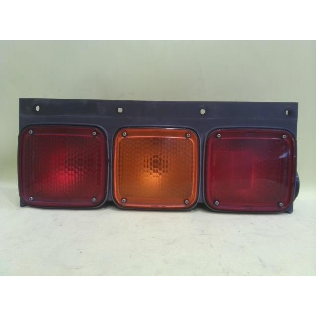 いすゞ大型車 KL-CXY23V4J 右テールランプ 6SD1T 7FMT 4740A 1 いすゞ大型車 KL-CXY23V4J 右テールランプ 6SD1T 7FMT 4740A 1