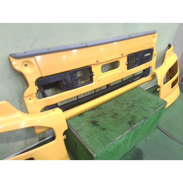 UDトラクター ADG-GK4XAB FバンパーASSY GE13T 62660-0Z01J 中古