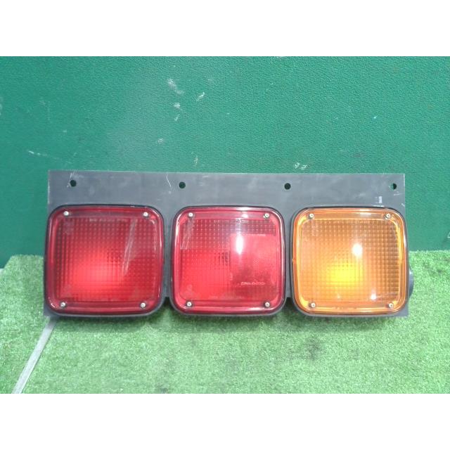 日野大型テールランプ 日野大型車 ADG-FR1EPYA 右テールランプ E13CT