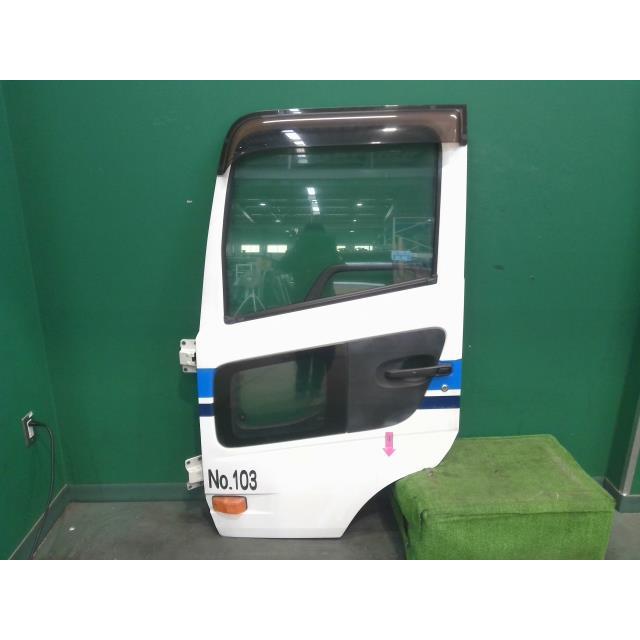 送料無料(離島除)】中古 UD日産大型車 QKG-CD5ZA 左FドアASSY 送料無料(離島除)】中古 UD日産大型車 QKG-CD5ZA 左FドアASSY