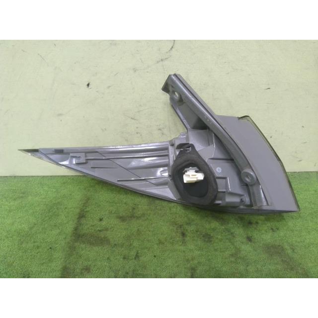 エスティマ 中古 DBA-ACR50W 右テールランプ 2AZ-FE 1F8 28-196 エスティマ 中古 DBA-ACR50W 右テールランプ 2AZ-FE 1F8 28-196