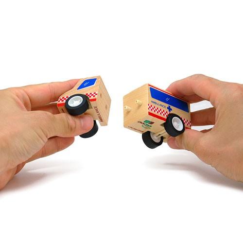 CC004 Click Clack(クリック・クラック) 救急車 働く車 木製おもちゃ