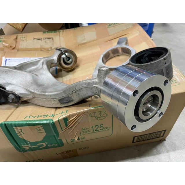 Z34 フェアレディZ フロントロアアーム後側ピロ スーパーナウ : ノエル