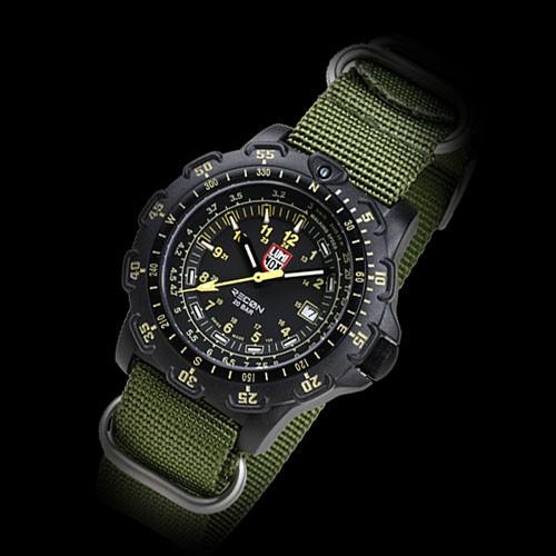日本限定 時計 腕時計 Luminox ルミノックス LUMINOX 8820RECON YELLOW