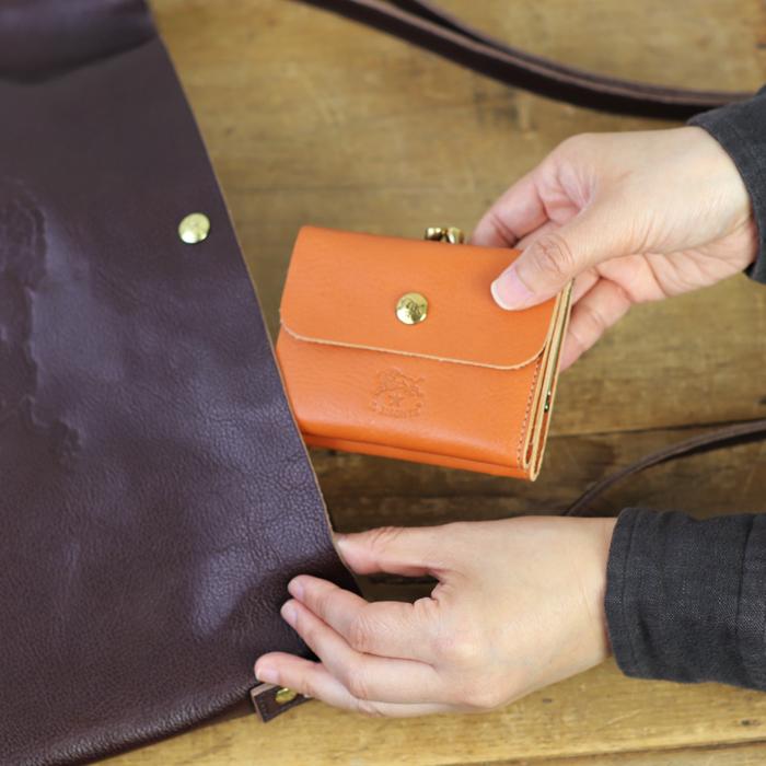 イルビゾンテ IL BISONTE 財布 二つ折り がま口 楽天市場】イルビゾンテ 財布 がま口財布 二つ折り財布 ラウンド