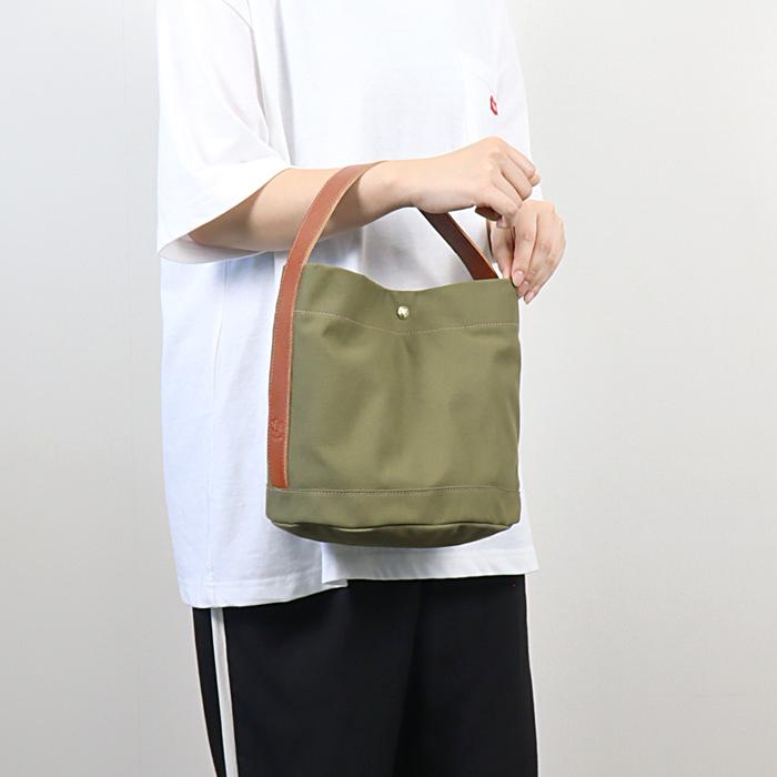 IL BISONTE（イルビゾンテ） バッグ ハンドバッグ キャンバス