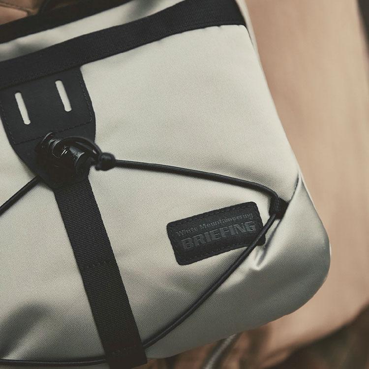 WHITE MOUNTAINEERING（ホワイトマウンテニアリング） WM × BRIEFING