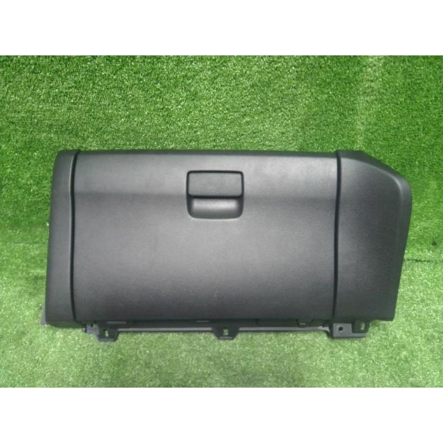 ヴェゼル ハイブリッドZ DAA-RU3 グローブBOX 77500-T7B-003ZA