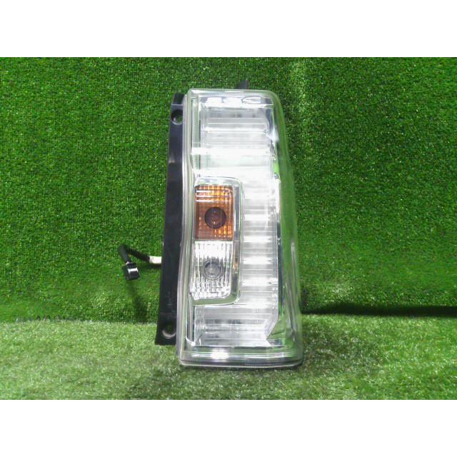 LA600 タントカスタム テールランプ 右 ♦︎ダイハツ タントカスタム