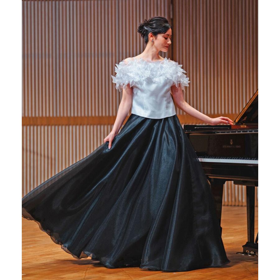演奏会 ブラウス 黒ブラウス 白ブラウス 演奏会用ブラウス 黒 白 花フリル カラオケ 衣装 オーガンジー 合唱用ブラウス コーラス 舞台 ステージ 衣装 (bl614)