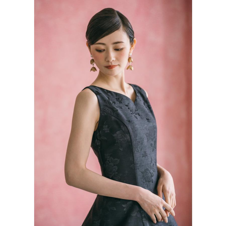 ★PREFERENCE 高級 ロングドレス シャンタン　パーティー 演奏会　美品 ロングドレス カラードレス 演奏会用ドレス バラ柄シャンタンの