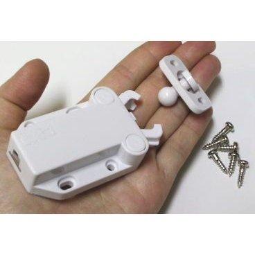 キャッチを無くしていていますのでこの値段で出させて頂きました セイフキャッチ（セーフキャッチ） TOMAG クワ型プッシュラッチ