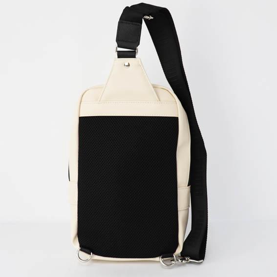 ワンショルダーバッグ　y2k PUMA 美品 PUMA プーマ ボディバッグ ワンショルダーバッグ 縦型 サブ