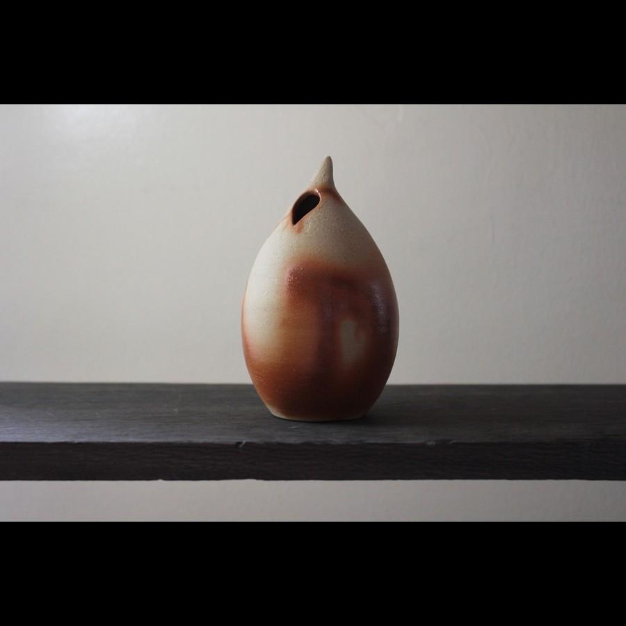 花を美しく魅せるモダンな器 陶芸作家 大江一人 Shizuku Flower Vase 花器 花瓶 一輪挿し 作家の器 作家物 ブラウン ベージュ系 Ooekazuto Flowervase Shizuku Non Title Tokyo 通販 Yahoo ショッピング