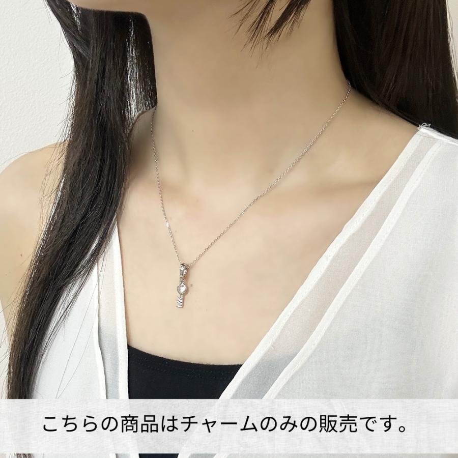 MICHAEL KORS マイケルコース ペンダントトップ 小さめ 鍵 MICHAEL KORS マイケルコース ペンダントトップ 小さめ 鍵