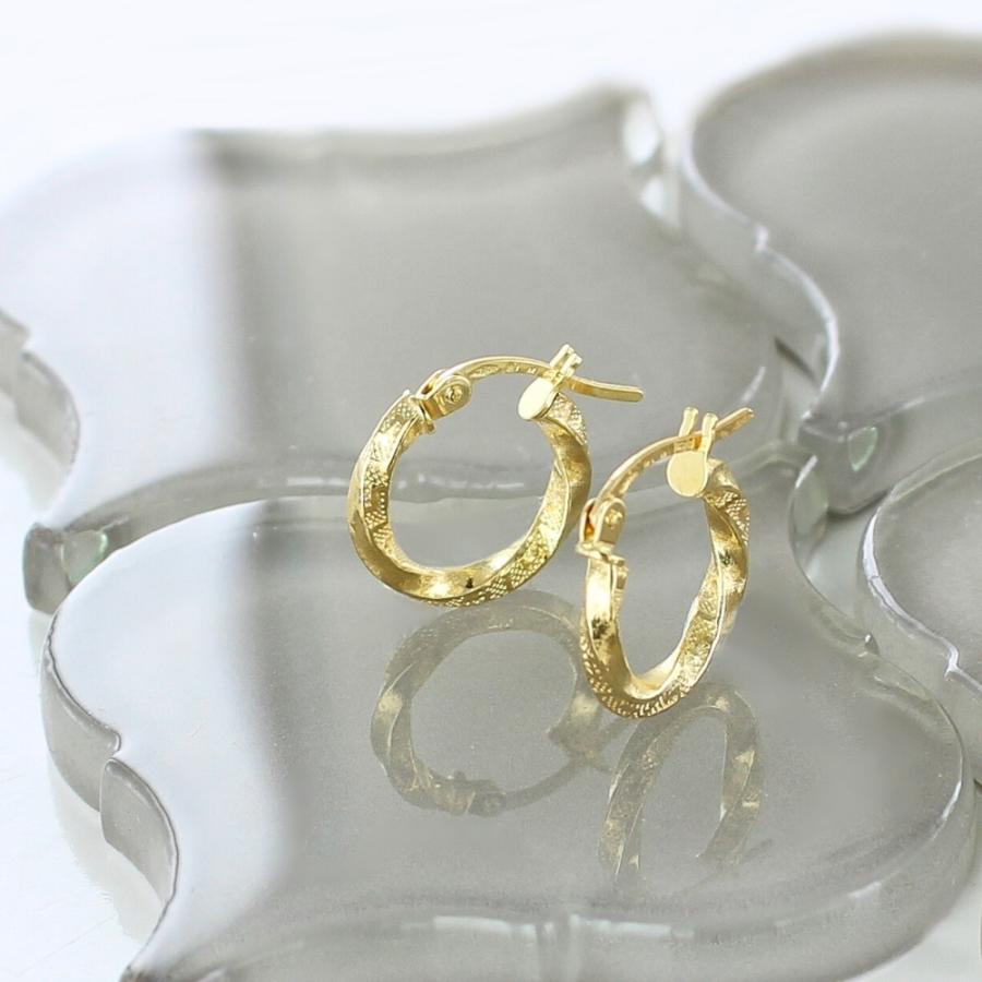 ウノアエレ 18金 ピアス K18 18K レディース フープピアス 小さい 小さめ おしゃれ シンプル 贈り物 女性 爆買 成人 卒業 入学の画像