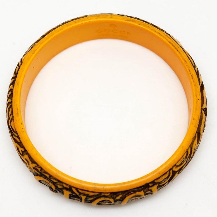 GUCCI エングレーブデザイン バングル