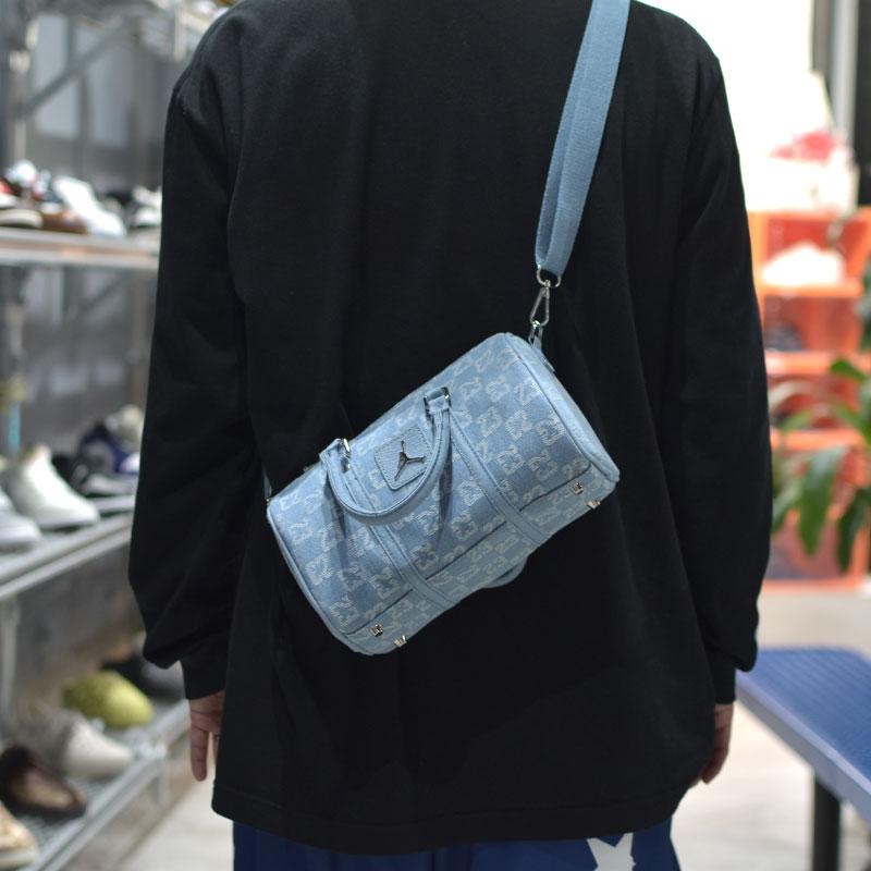 ジョーダン　ミニバック　レア極美品 Jordan 海外限定 NIKE ナイキ JORDAN MINI DUFFLE BAG RIGHT DENIM