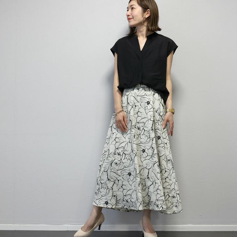 Aletta vita スカート フレア 花柄 フラワー モノトーン 大人 柄 Aletta vita スカート フレア 花柄 フラワー モノトーン 大人 柄