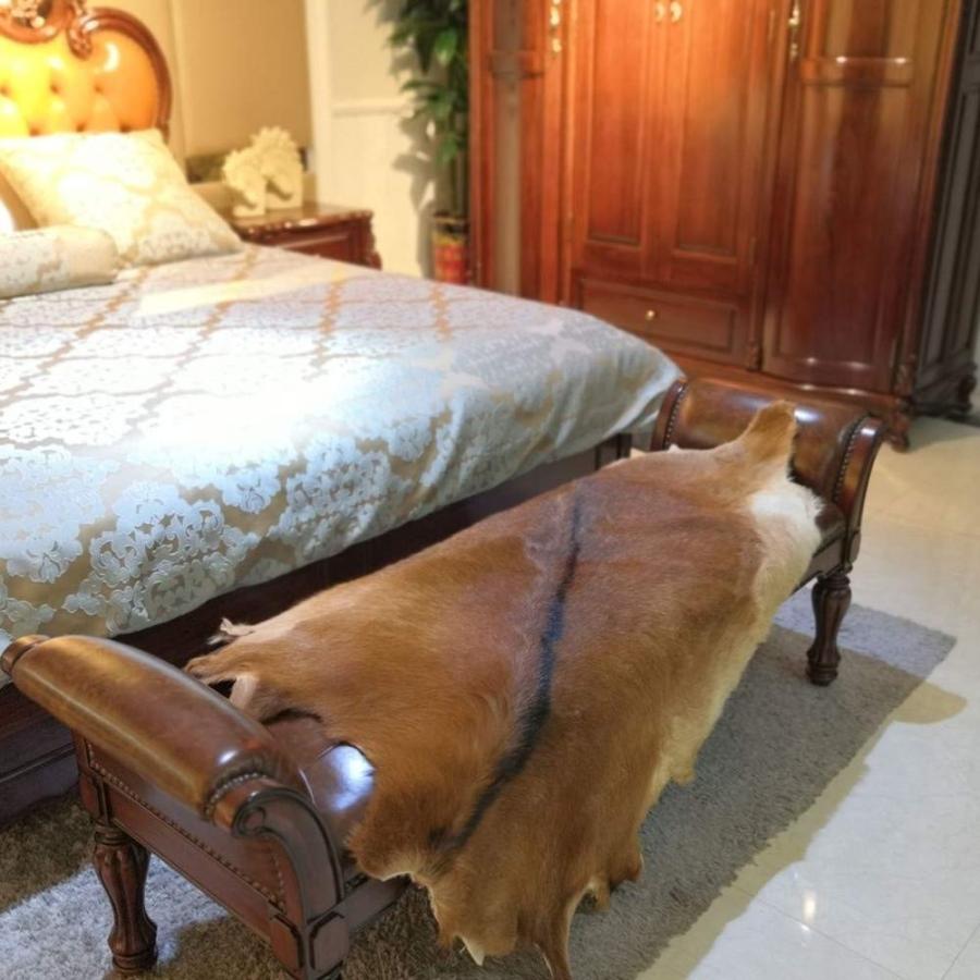 【並行輸入品】赤い鹿の皮の敷物、鹿の皮の敷物、鹿の剥製暖炉、鹿革の装飾、トナカイの隠れエリアラグ、動物マットカーペット、ホームオフィス、寝室、剥_9